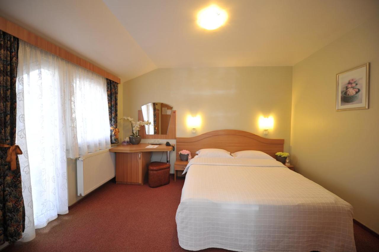 Villa Brussels Deva Zewnętrze zdjęcie
